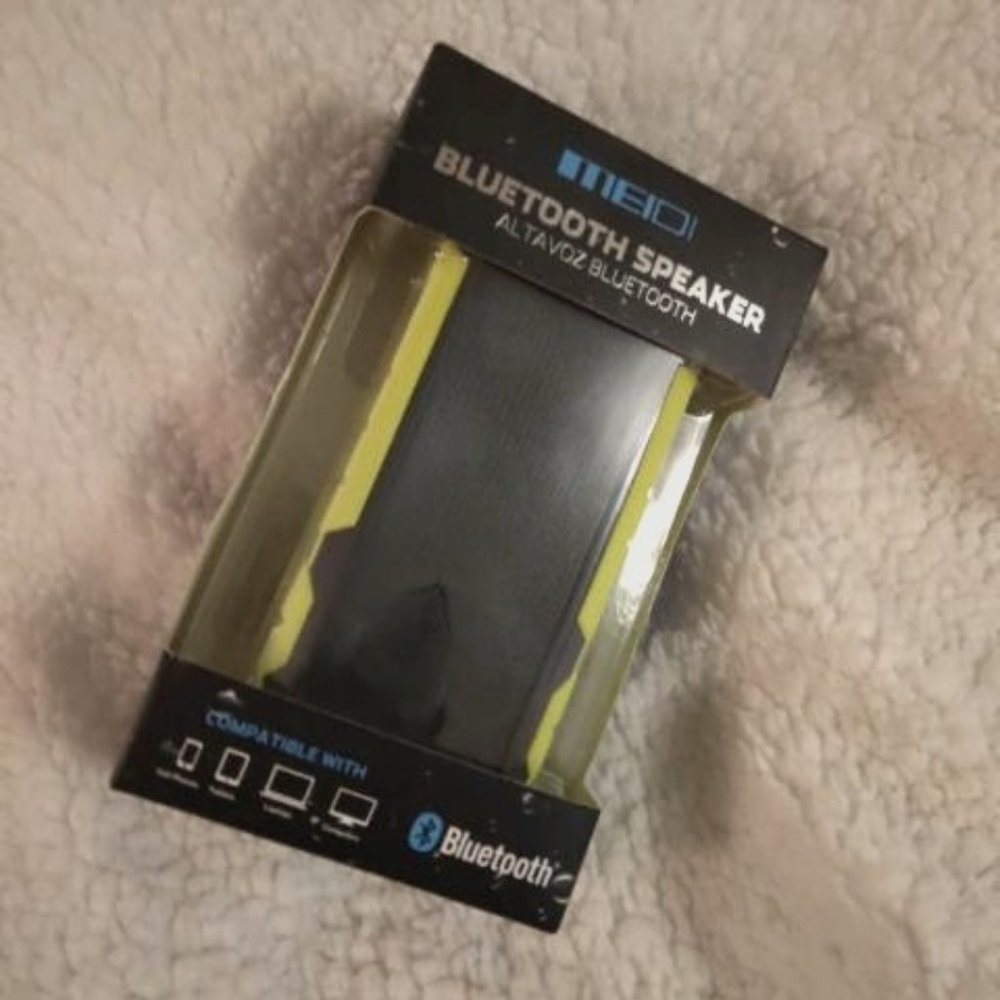 Meidi Bluetooth Speaker Lime Green-Never Used